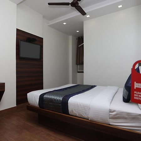 โอโย 12519 โฮเต็ล ซันพาเลซ Hotel เดลี ภายนอก รูปภาพ