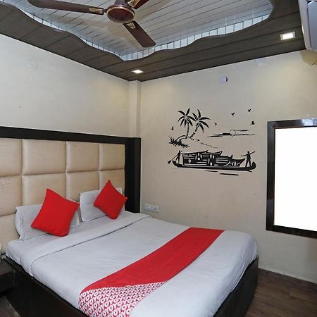 โอโย 12519 โฮเต็ล ซันพาเลซ Hotel เดลี ภายนอก รูปภาพ