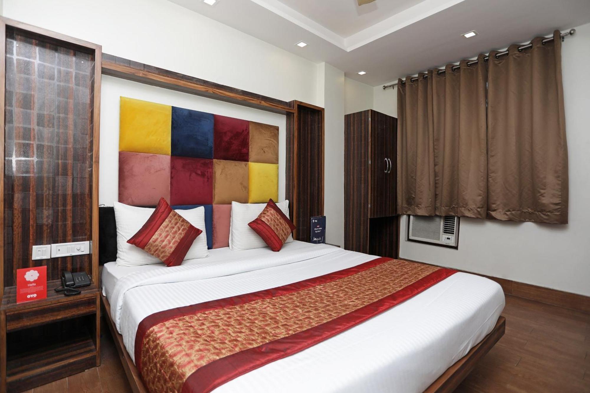 โอโย 12519 โฮเต็ล ซันพาเลซ Hotel เดลี ภายนอก รูปภาพ